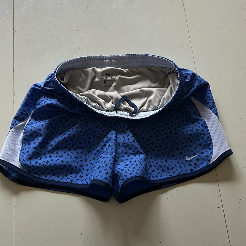 Nike girls running / athletic shorts size large blue design